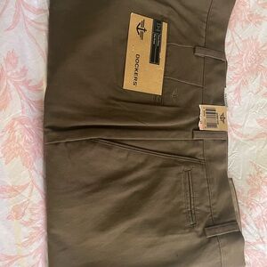 Dockers Men's Tan Chinos